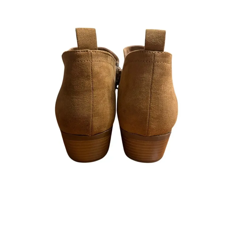 Torrid Women's Tan Beige V-Cut Ankle Bootie Side Zip Size 11 WW Wide Width